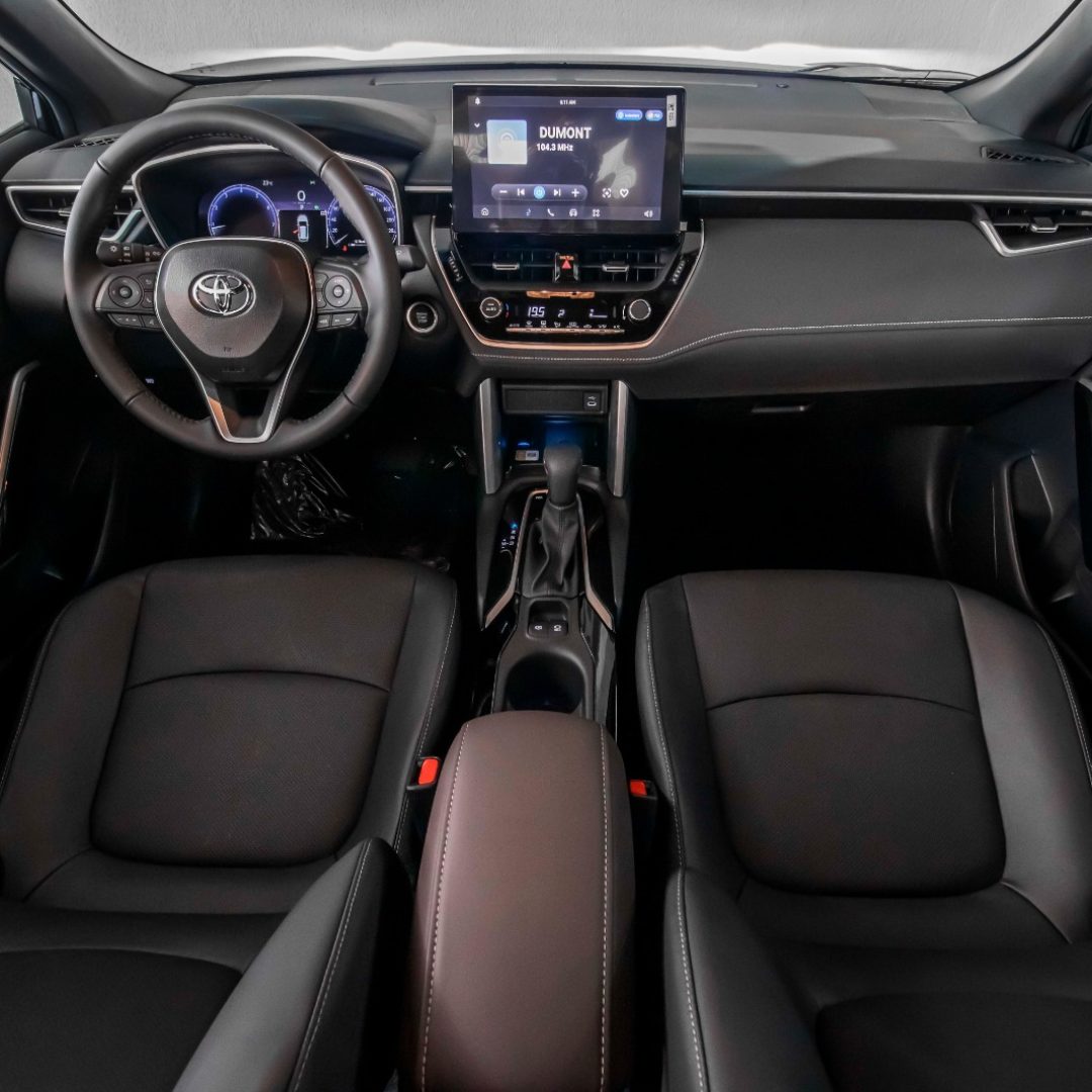 Corolla Cross preto 12