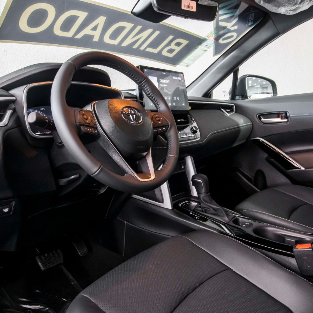 Corolla Cross preto 13