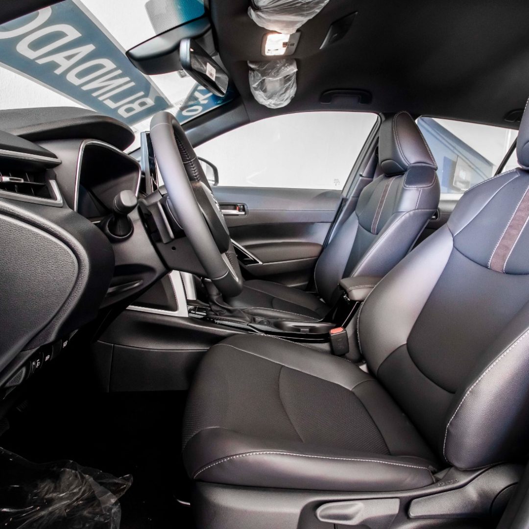 Corolla Cross preto 15