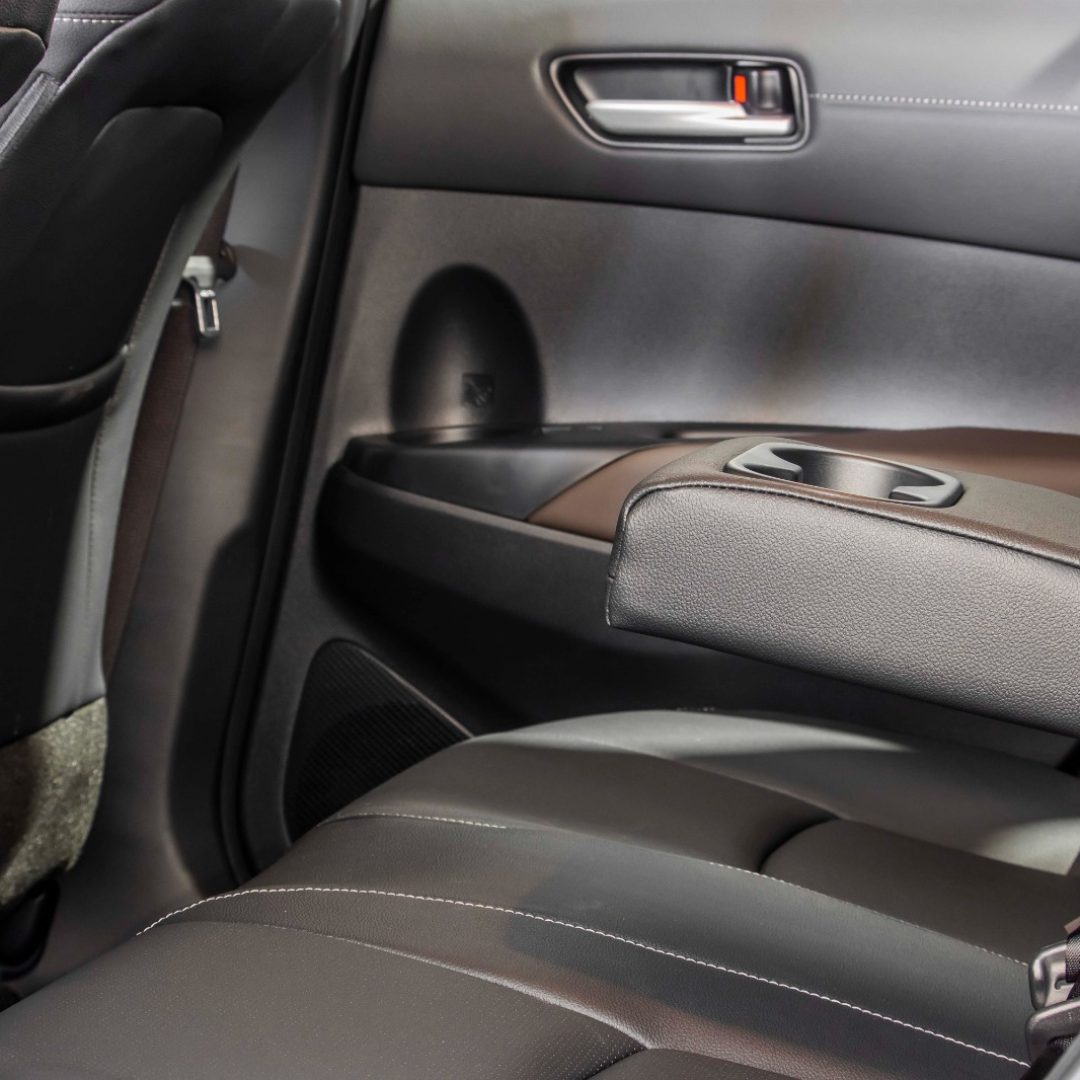 Corolla Cross preto 16