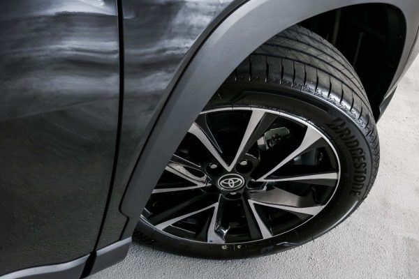 Corolla Cross preto 8