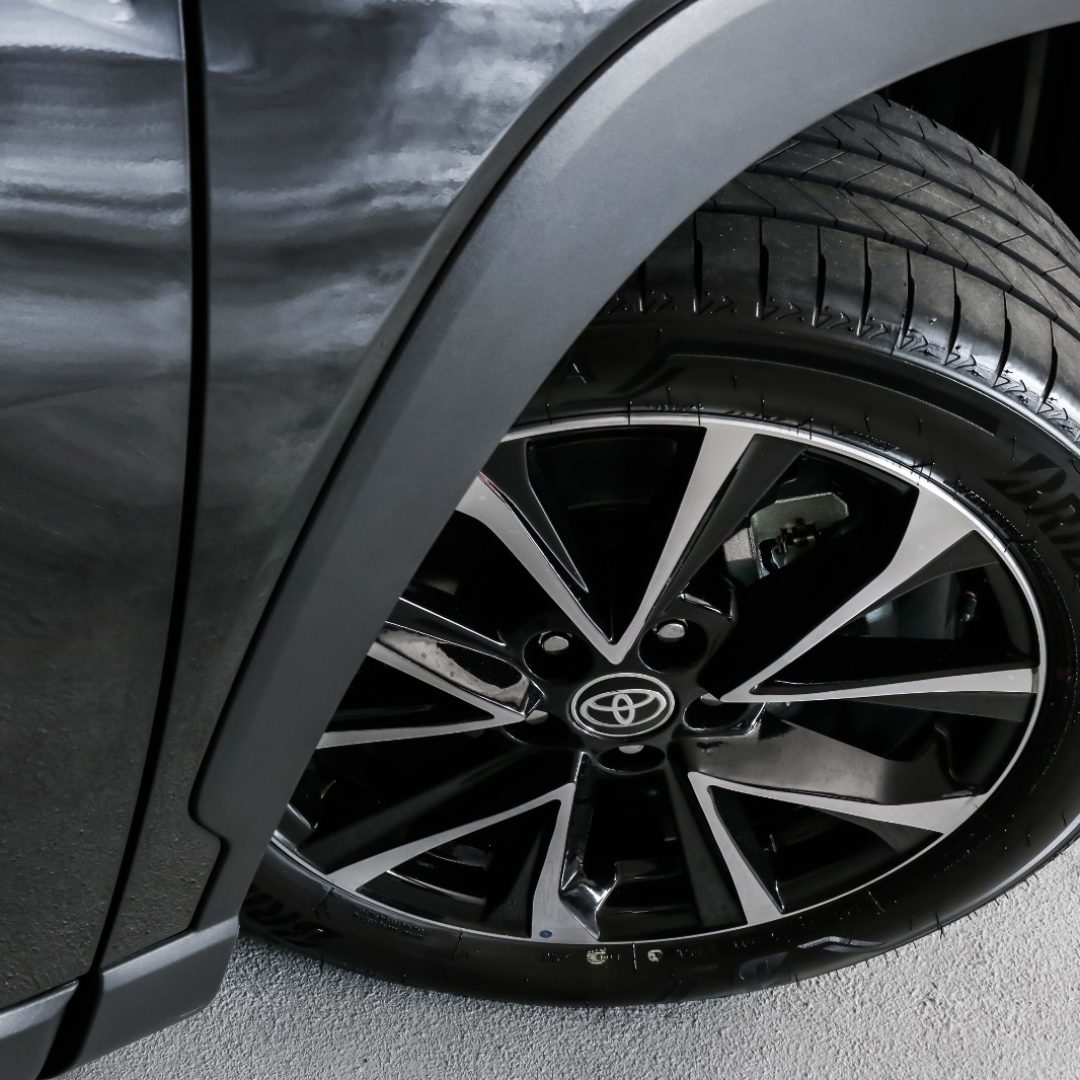 Corolla Cross preto 8