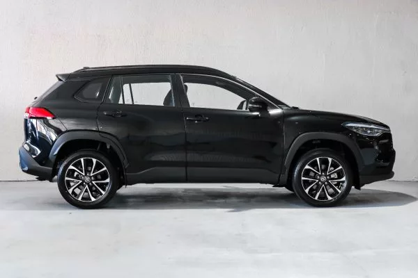 Corolla Cross preto 6