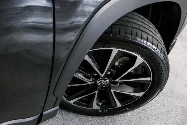 Corolla Cross preto 8