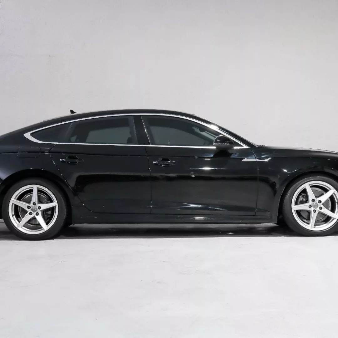 PHOTO-2025-12-02-19-29-32