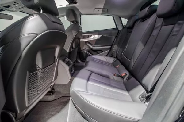 PHOTO-2025-12-02-19-29-33